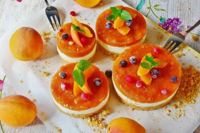 Stuffed Apricots – A Summer dessert ready in 15 minutes